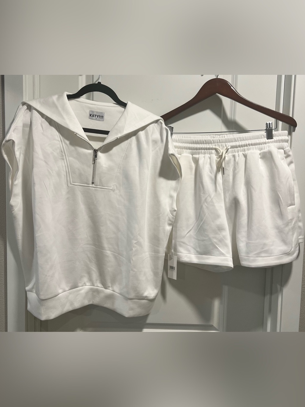 Katydid Women’s White Zip Pullover and Shorts Set Size L NWT